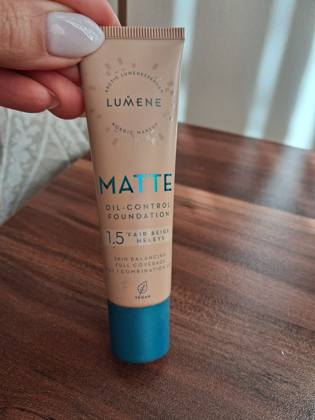 Customer photo review of Веган Матиращ фон дьо тен Lumene Matte Oil-control Foundation