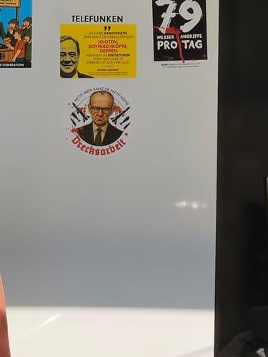 Customer photo review of GROSSE STICKER / AUFKLEBER • NICHT MEINE DRECKSARBEIT (10 STK.)