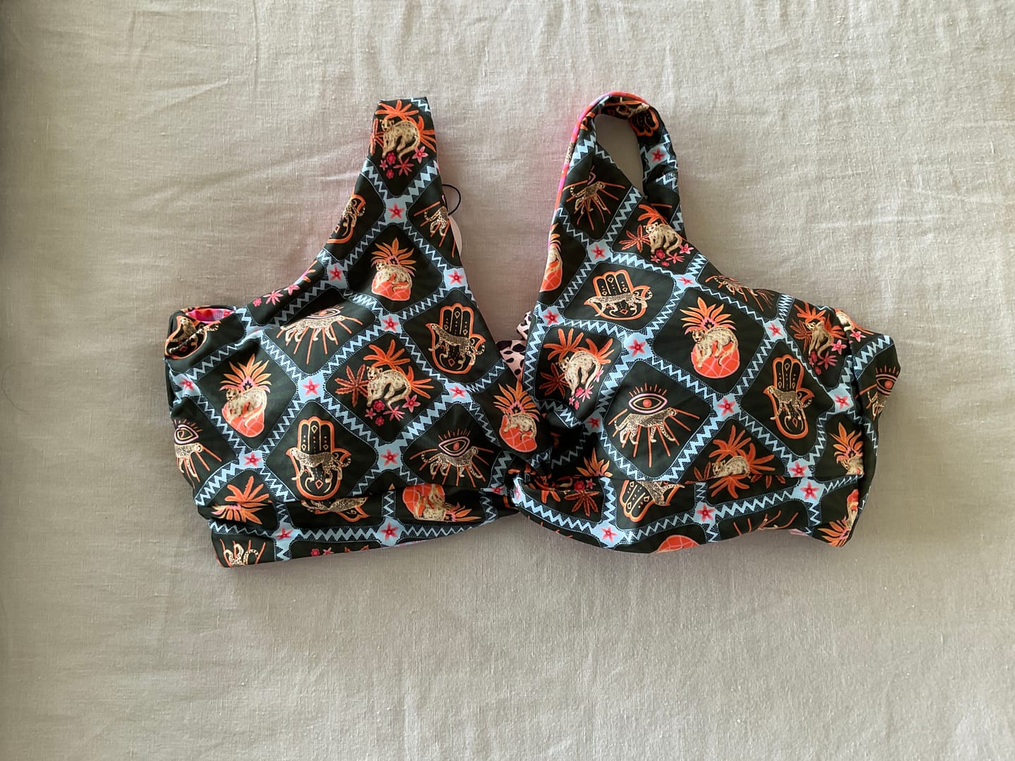 Customer photo review of Top Pineapple Beach Triangulos (Cruzado, Reversible)