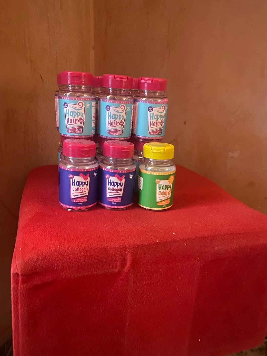 Customer photo review of Happy Hair 6 Potes + 6 Potes Grátis + 2 Colágenos + 1 Happy Calm (Total 15 Potes)