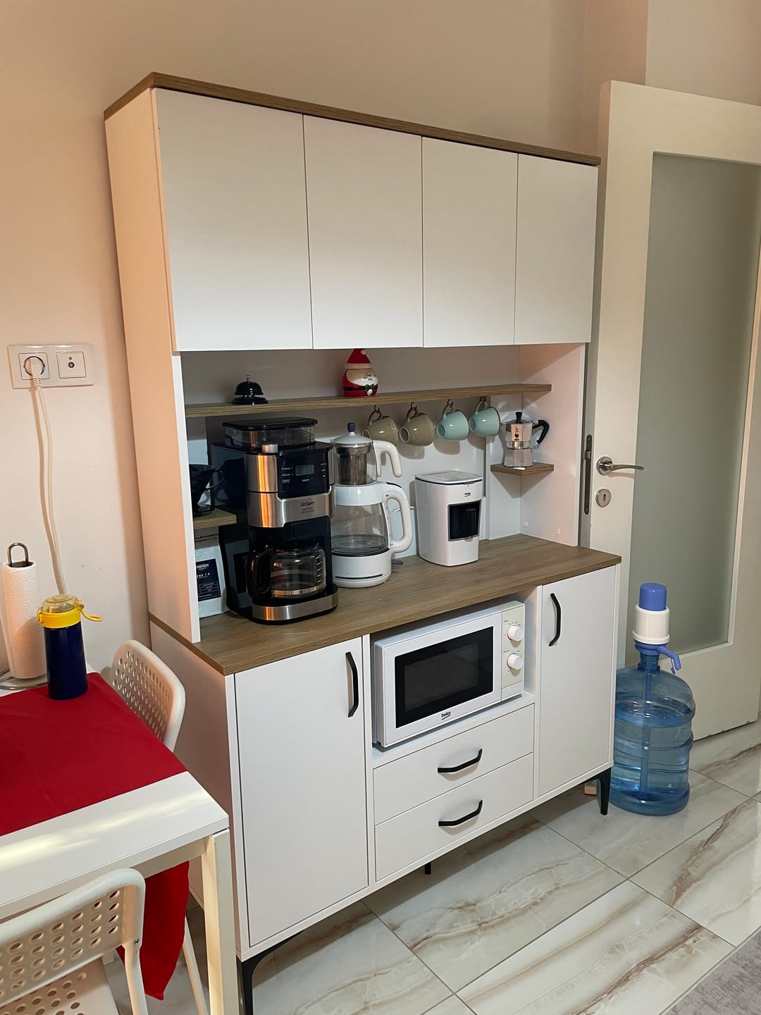 Customer photo review of Rani JE168 Çok Amaçlı Dolap 6 Kapaklı 2 Çekmeceli Kiler Mutfak Dolabı Beyaz - Sepet Ceviz