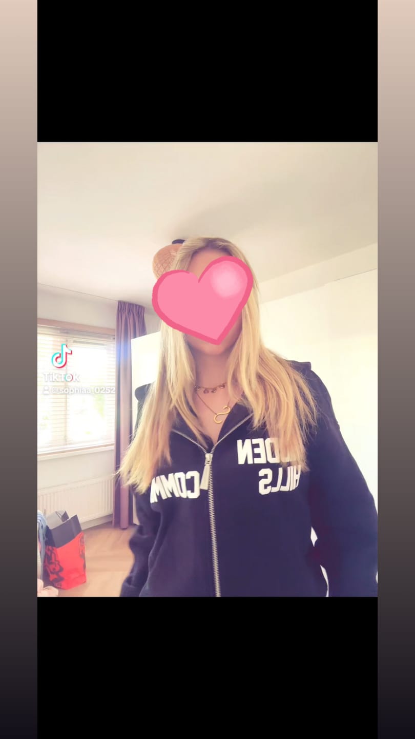 Customer photo review of GATED COMMUNITY ZIP HOODIE BLACK