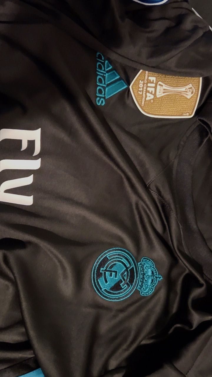 Customer photo review of Jersey Real Madrid 2017-2018 Visitante
