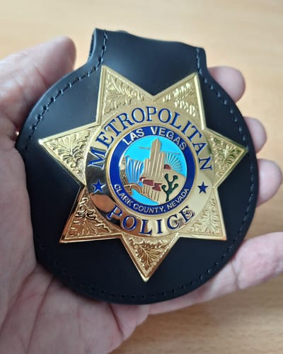 Customer photo review of US Casino Las Vegas Metropolitan Police Badge Solid Copper Replica Movie Props