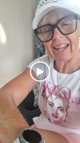 Customer video review of Besque™ Magic Body Oil - 100ml