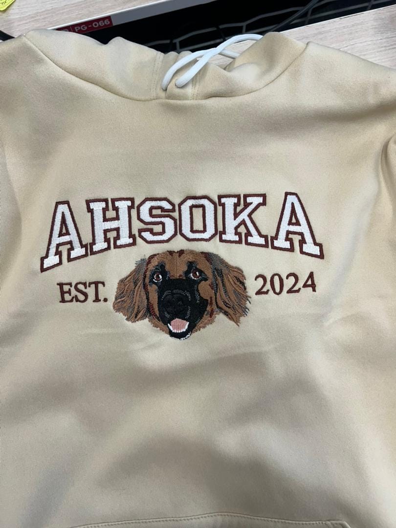 Customer photo review of 🐾 Bordado hiper-realista 🧵