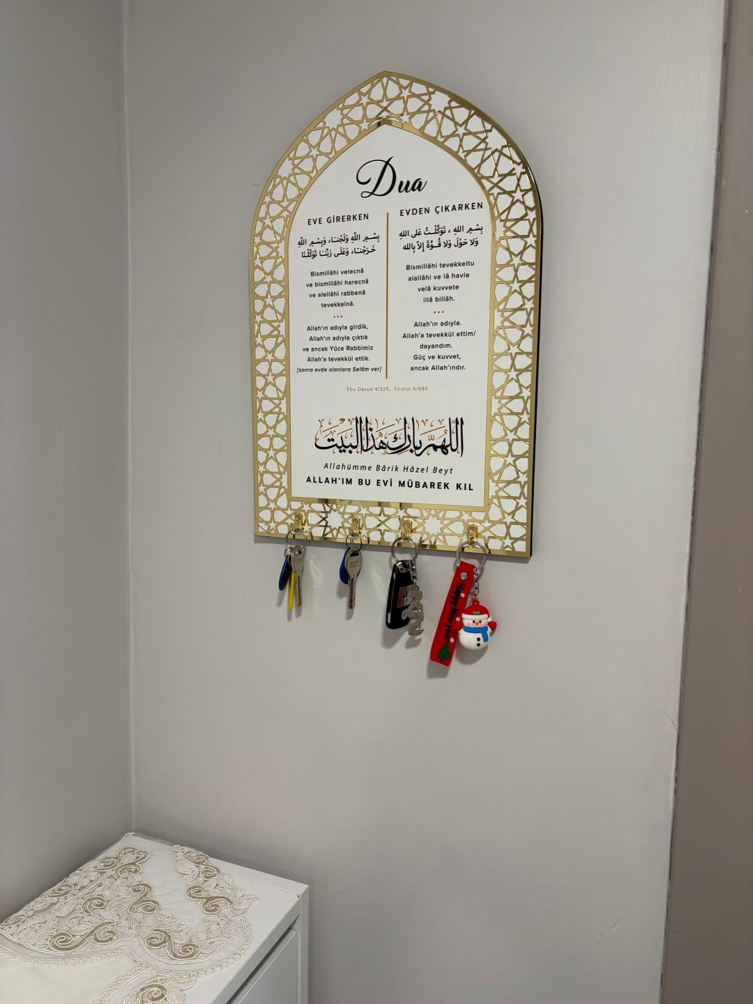 Customer photo review of Ahşap Anahtarlık, Eve Giriş Duası ve Evden Çıkış Duası Yazılı Anahtarlık