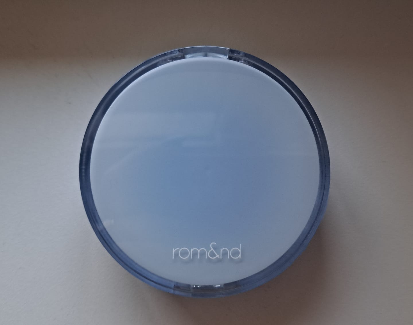 Customer photo review of Gaisīgs ādu mitrinošs kušons Rom&nd Bare Water Cushion