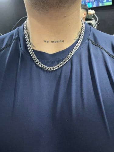 Reseña con foto de un cliente sobre Cadena Cuban Link 8mm