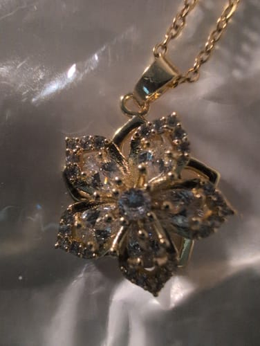 美幸 飛. review of スピンフラワーネックレス image 1 out of 1