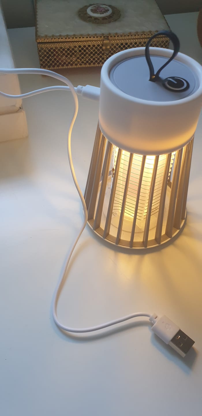 Customer photo review of Lampe Répulsive LED – Dites adieu aux moustiques