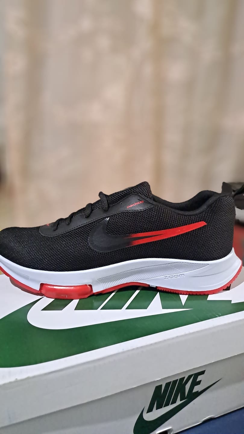Customer photo review of Tenis 025 Negro Negro Rojo