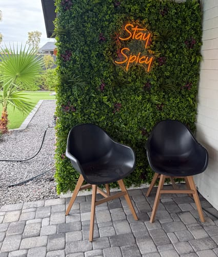 Customer photo review of US Custom Neon: Stay
Spicy