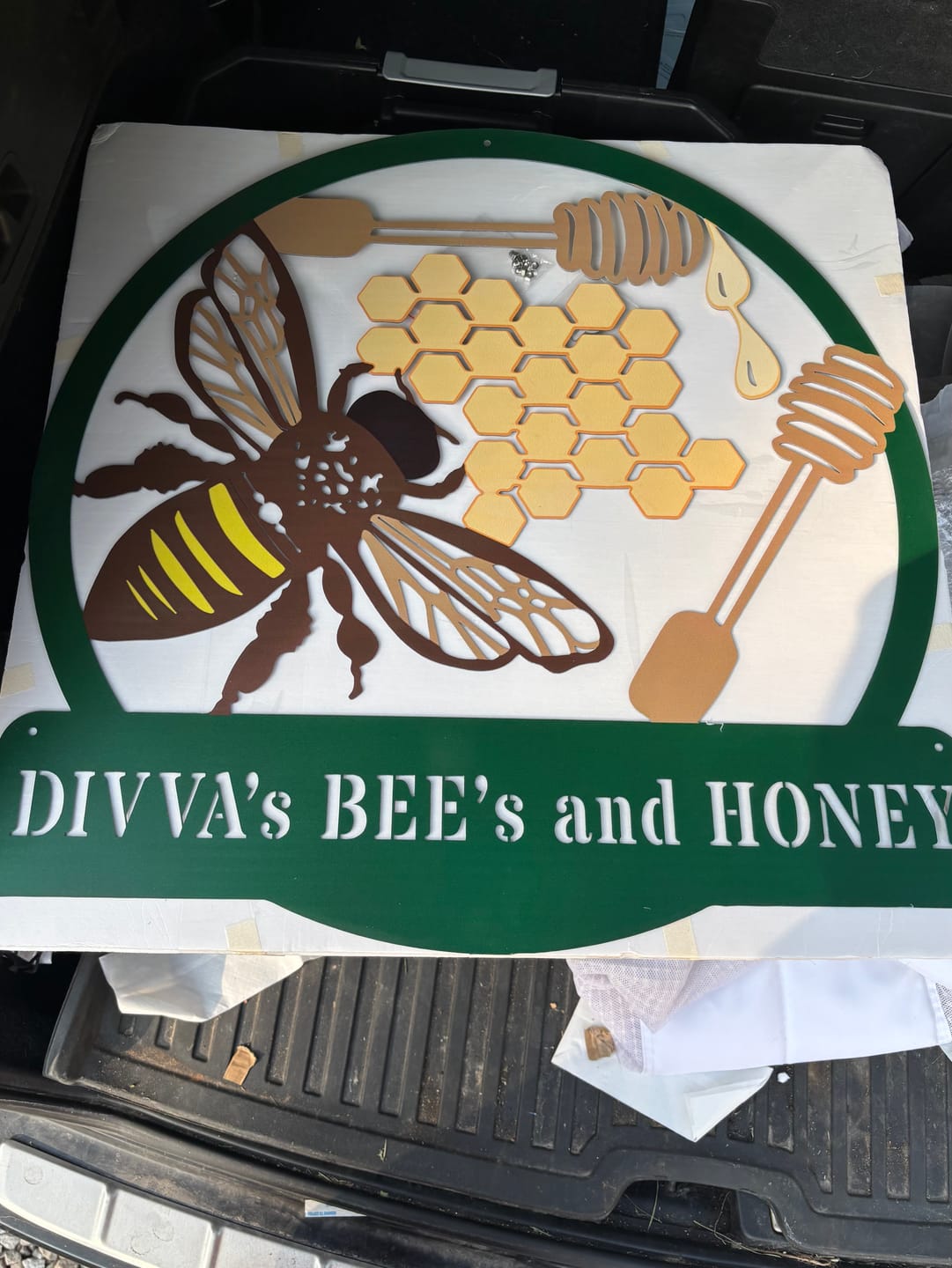 Customer photo review of Personalized Painted Metal Bee Art