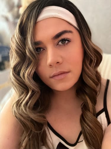Customer photo review of The Headband Wig Perfect Curl