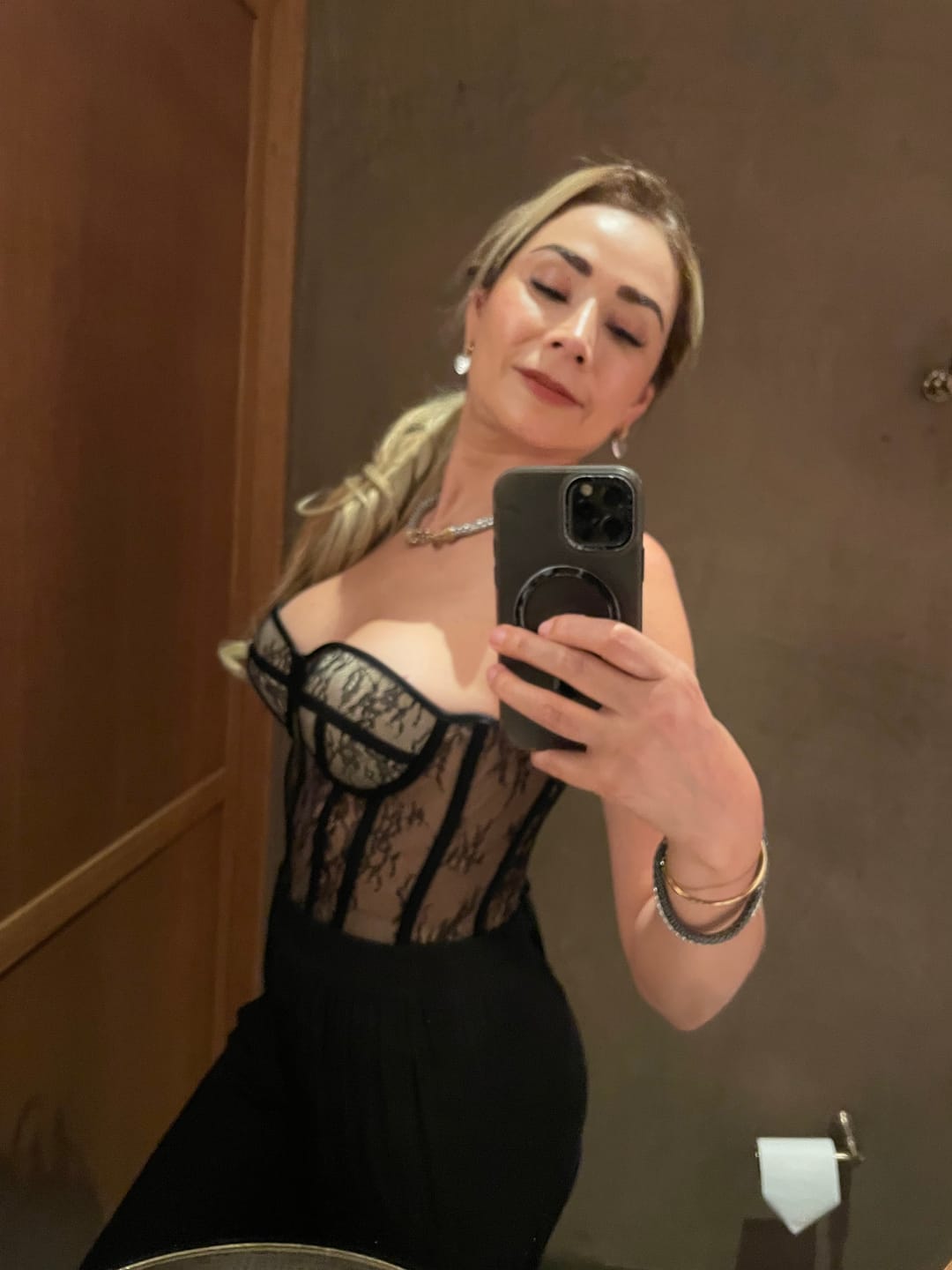 Customer photo review of Olivia corset
