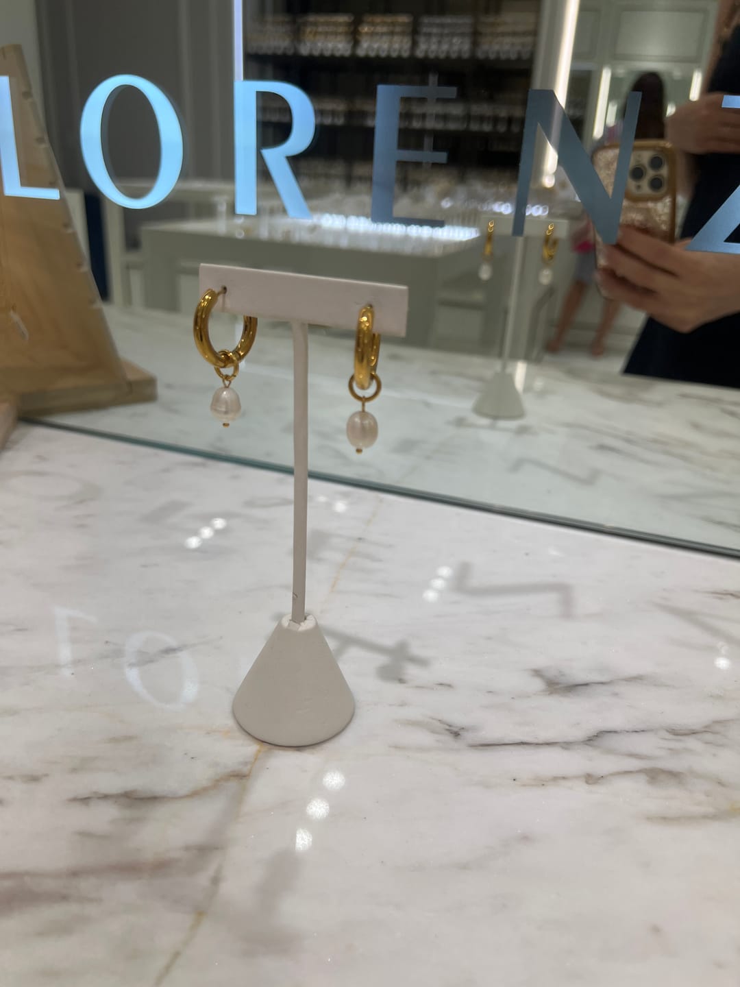 Customer photo review of Par Arracada Con Perla Redonda