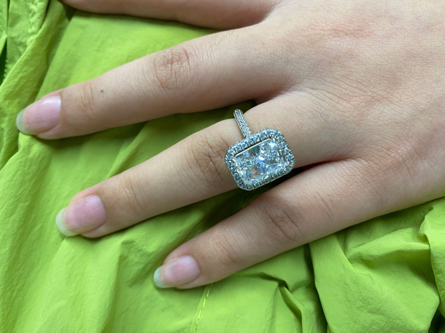 Customer photo review of S925 Noble Halo 3.5Ct Radiant Cut Engagement Ring Vintage Ring For Everyday Wear