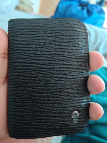 Customer photo review of Billetera Minimalista Cuero Alta calidad - Café Oscuro