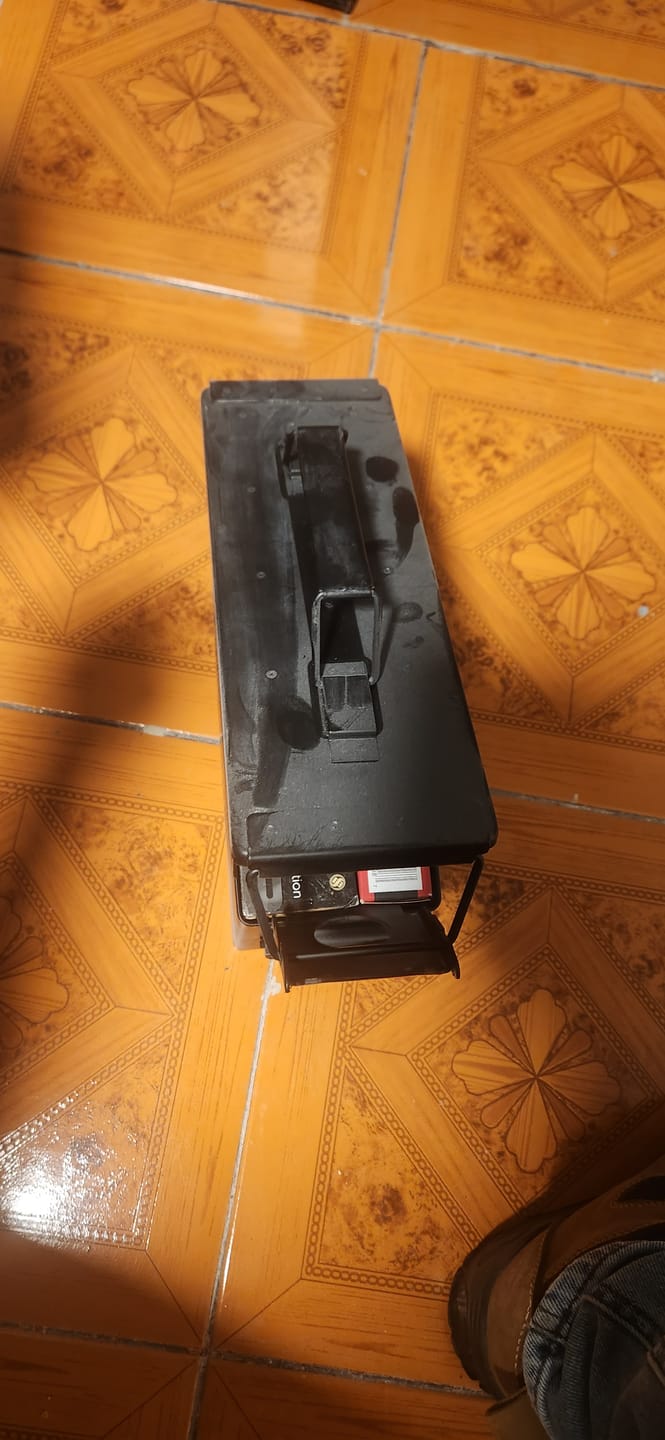 Customer photo review of CAJA DE METAL  CALIBRE .30 COLOR NEGRO