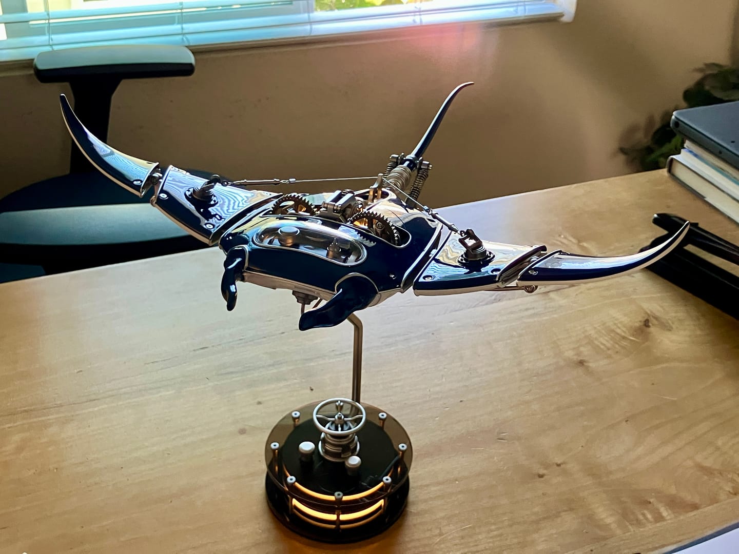 Customer photo review of Rokrgeek Innovative Steampunk Style Manta Ray Mechanical 3D Metal Model