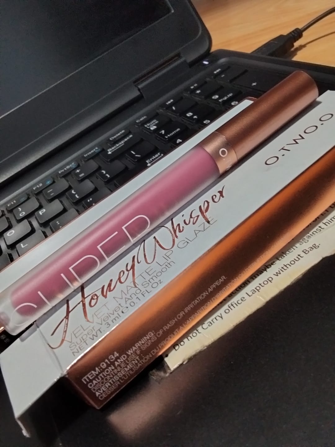 Customer photo review of O.TWO.O HONEY WHISPER VELVET MATTE LIP GLAZE