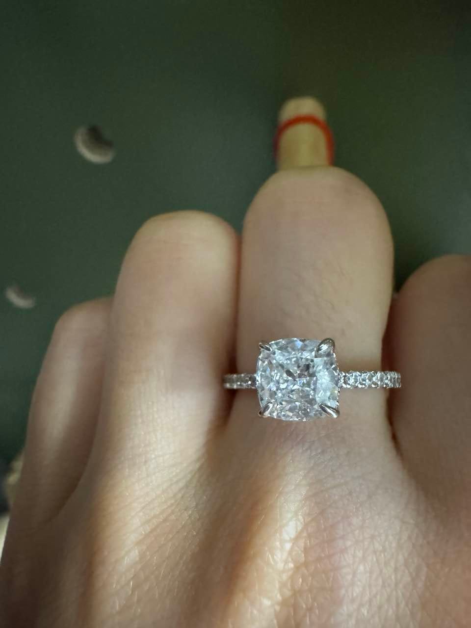 Customer photo review of Louily 2~2.5 Carat Cushion Cut White Sapphire Women's Engagement Ring