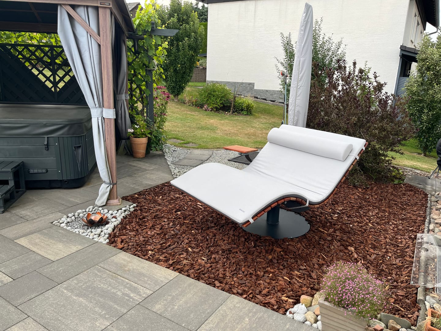 Customer photo review of Tisch für MEBE Wave Lounge- drehbar