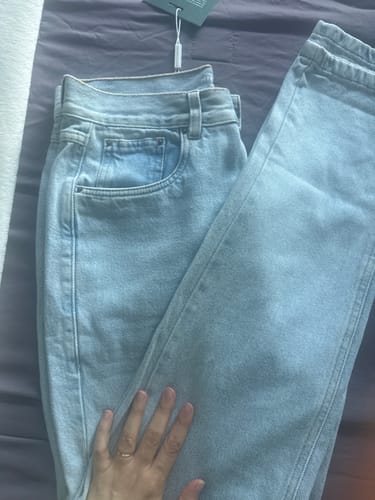 Rita R. review of Calça Jeans Mom Jequitibá Azul Claro image 1 out of 1