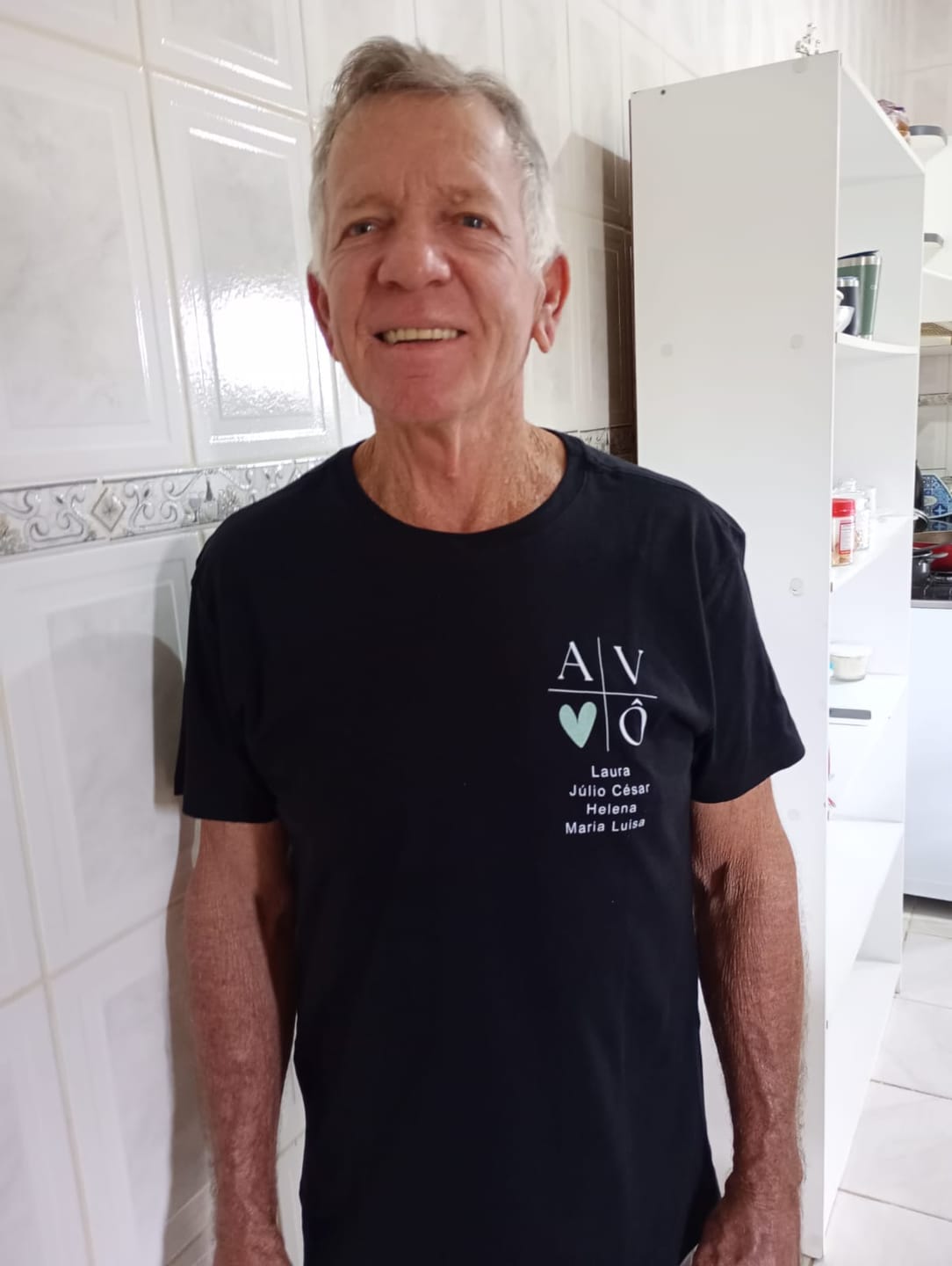 Customer photo review of Camiseta Personalizada AVÔ MINIMALISTA - Algodão 100%