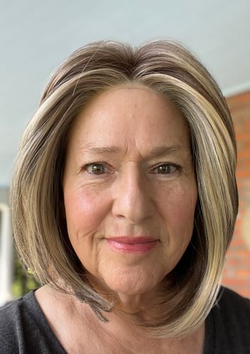 Customer photo review of [PRE-ORDER] JBEXTENSION 12 Inches Bob Cut Bright Hazelnut Pre-Cut Snowflake Lace Frontlace Glueless Wig KHLOE BRIGHT HAZELNUT【PERMATEASE】