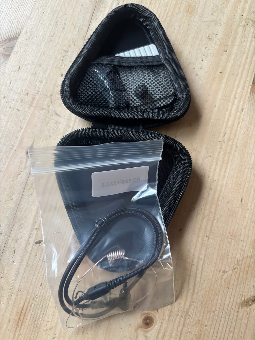Customer photo review of N•EAR 360 FLEXO™ SINGLE EAR EARPIECE WITH BRAIDED CABLE