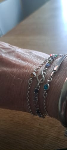 undefined review of Gepersonaliseerde Hartknoop Geboortesteen Armband image 1 out of 1