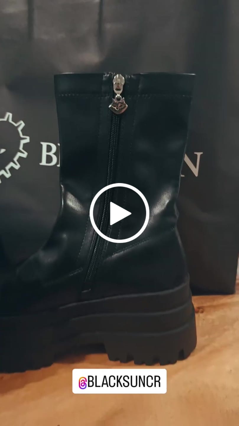 Customer video review of Vela Boots