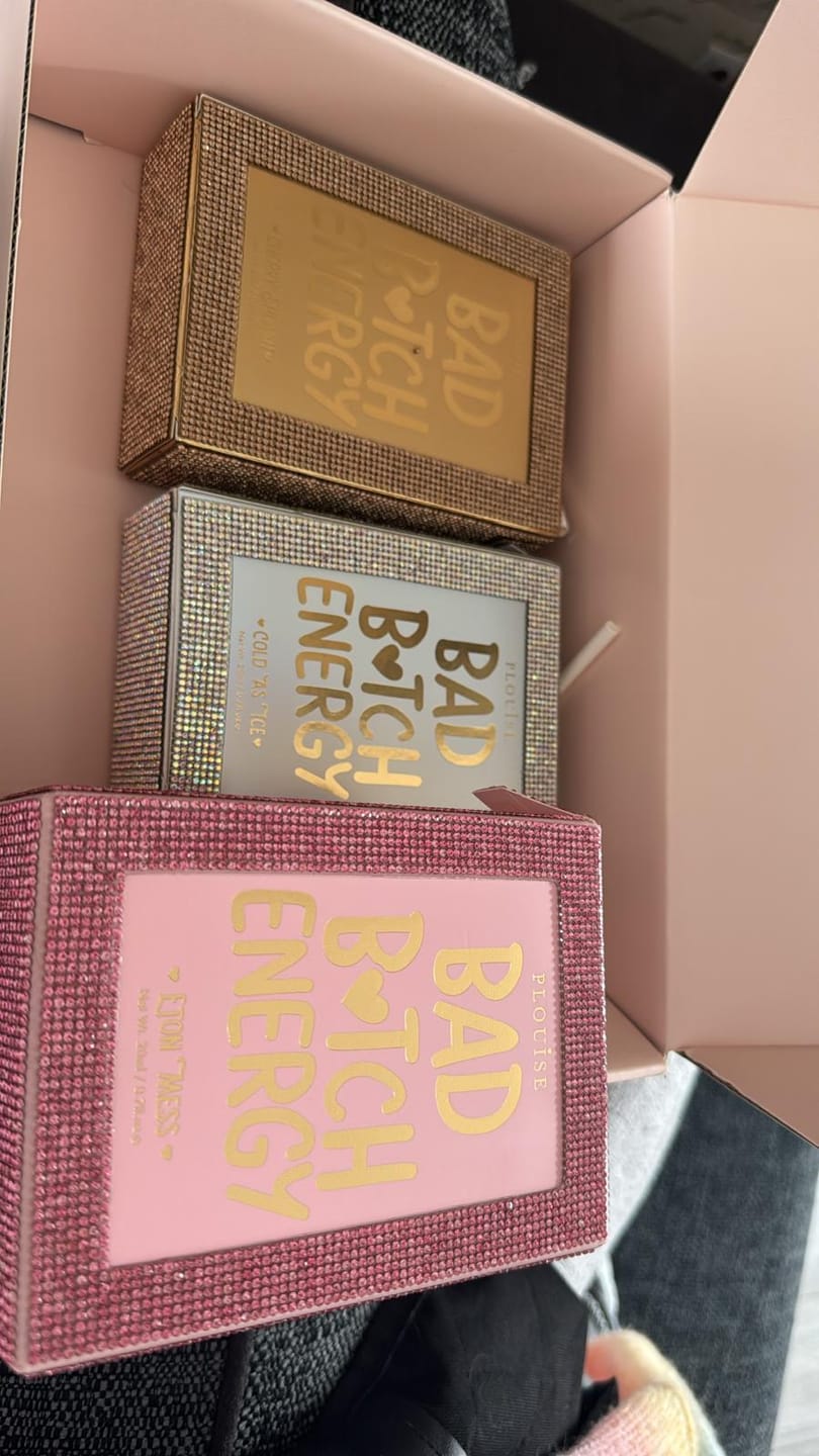 Recenzie foto de client pentru pachetul de buze P.Louise Born To Sparkle
