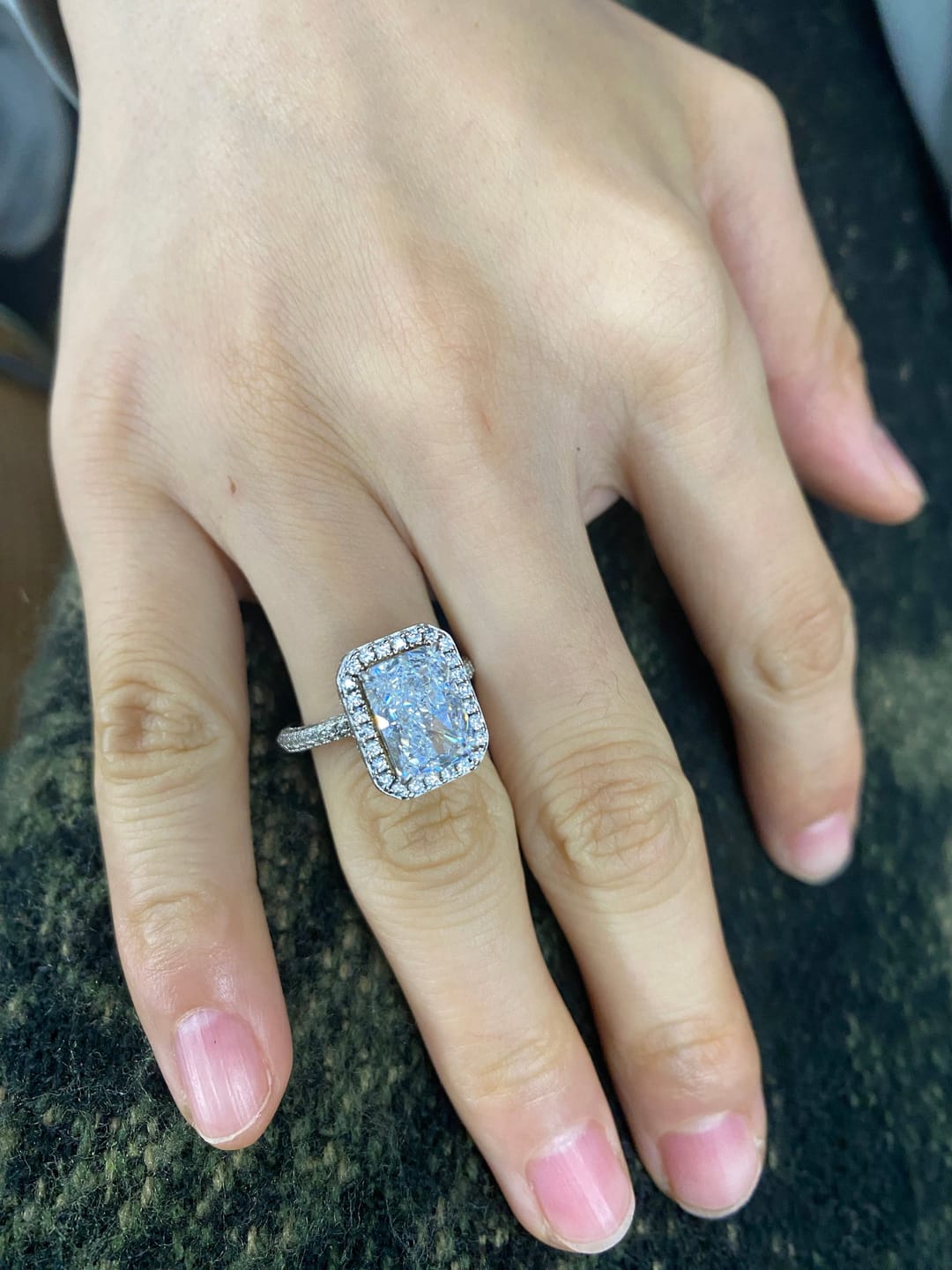 Customer photo review of S925 Noble Halo 3.5Ct Radiant Cut Engagement Ring Vintage Ring For Everyday Wear