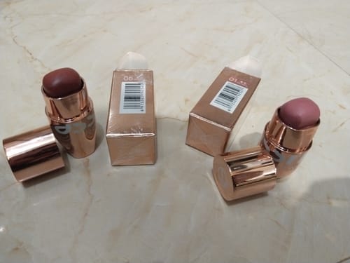 Customer photo review of O.TWO.O GLOW COLOR BOUNCE MOUSSE BLUSH