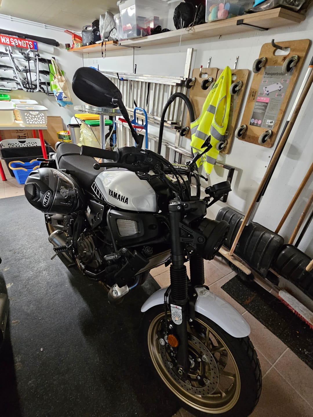 Customer photo review of XSR700 Helmet Hook (lock) 2016+