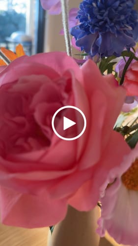 Customer video review of Bright Flowers