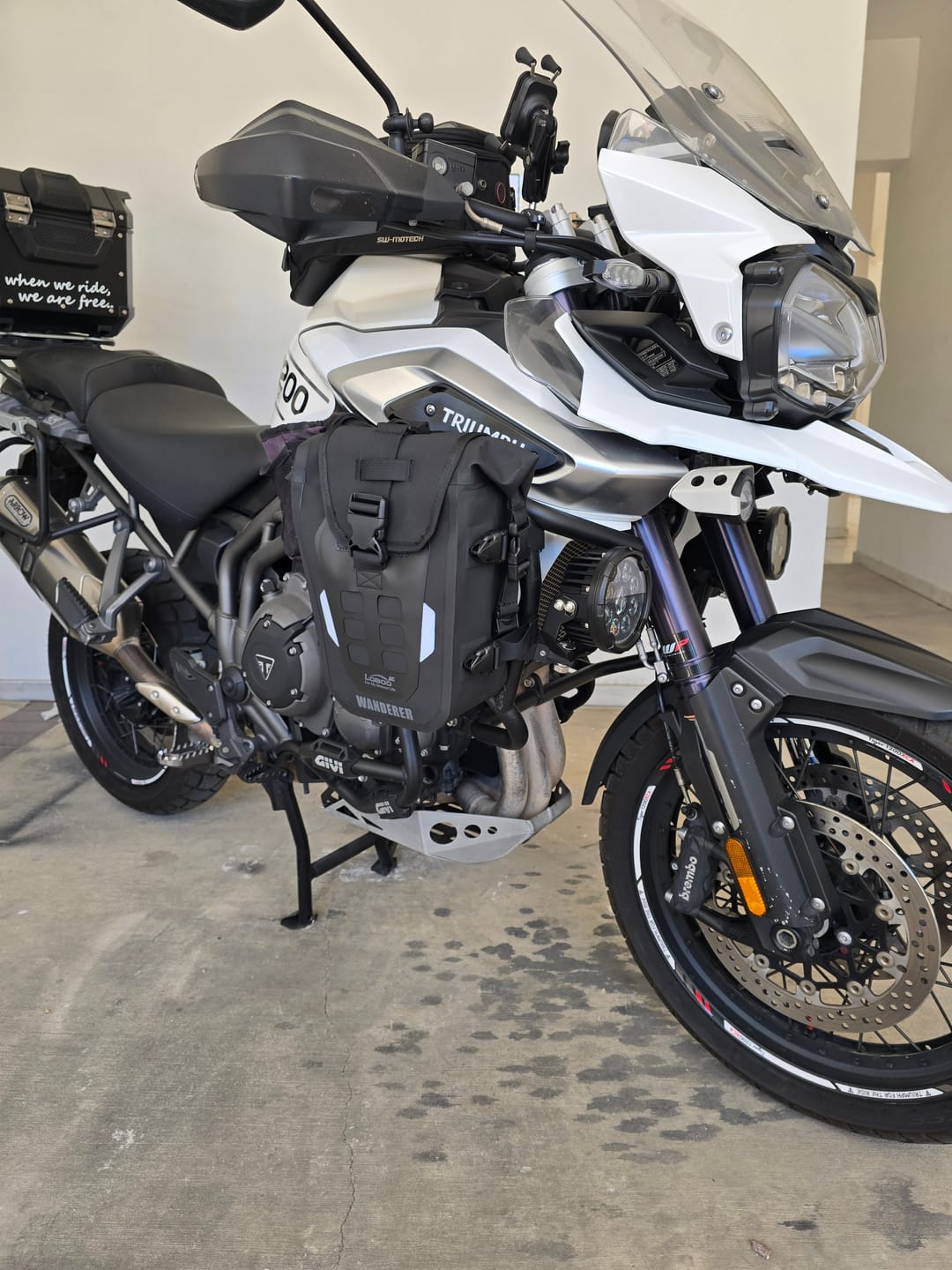 Customer photo review of Wanderer Motorcycle Crash Bar Bags – Inflatable/Non-Inflatable, Waterproof Frame Bags with Reflective Strips & Anti-Theft System (Pair)
