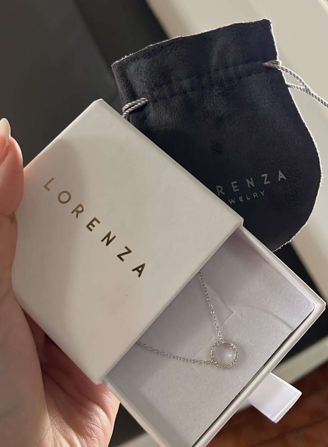 Customer photo review of Collar Con Dije Contorno Circulo Con Zirconias