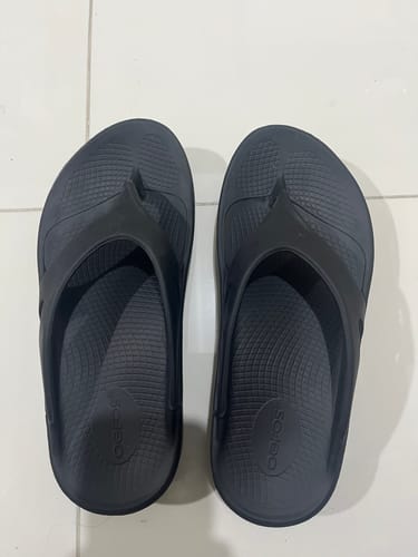 Customer photo review of OOFOS OORIGINAL Thong