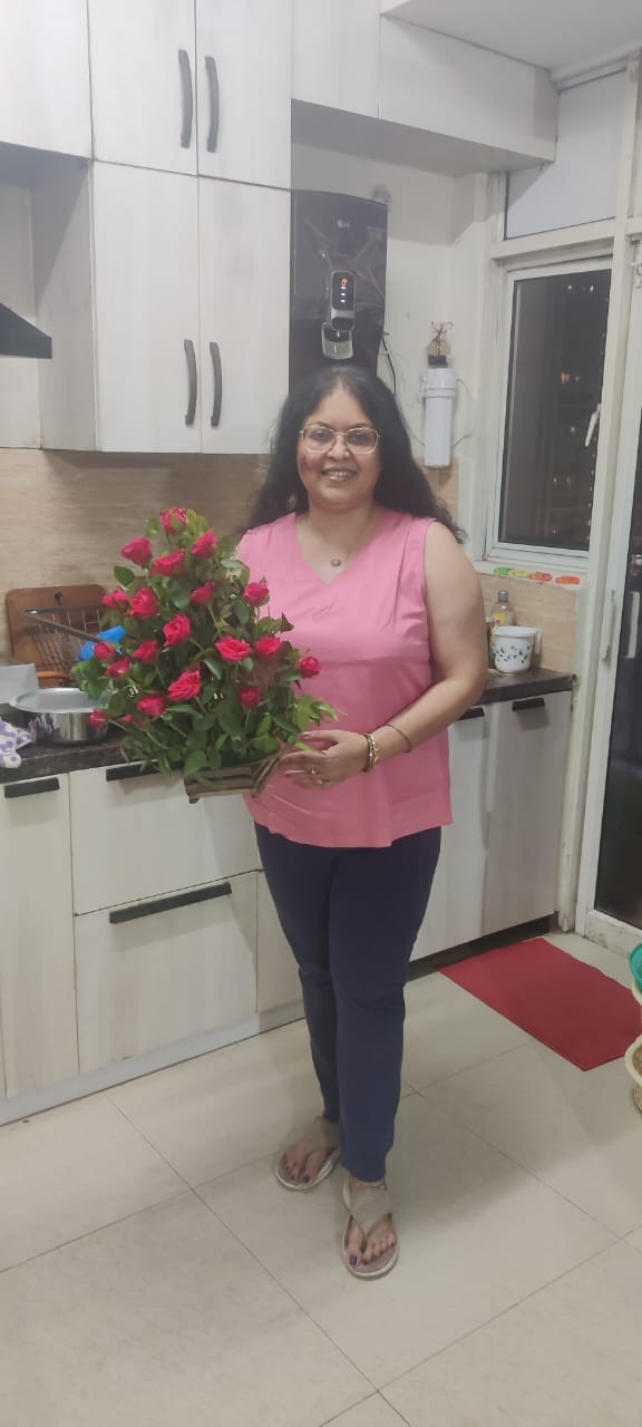 Customer photo review of Women Rose V-Neck Sleeveless Top