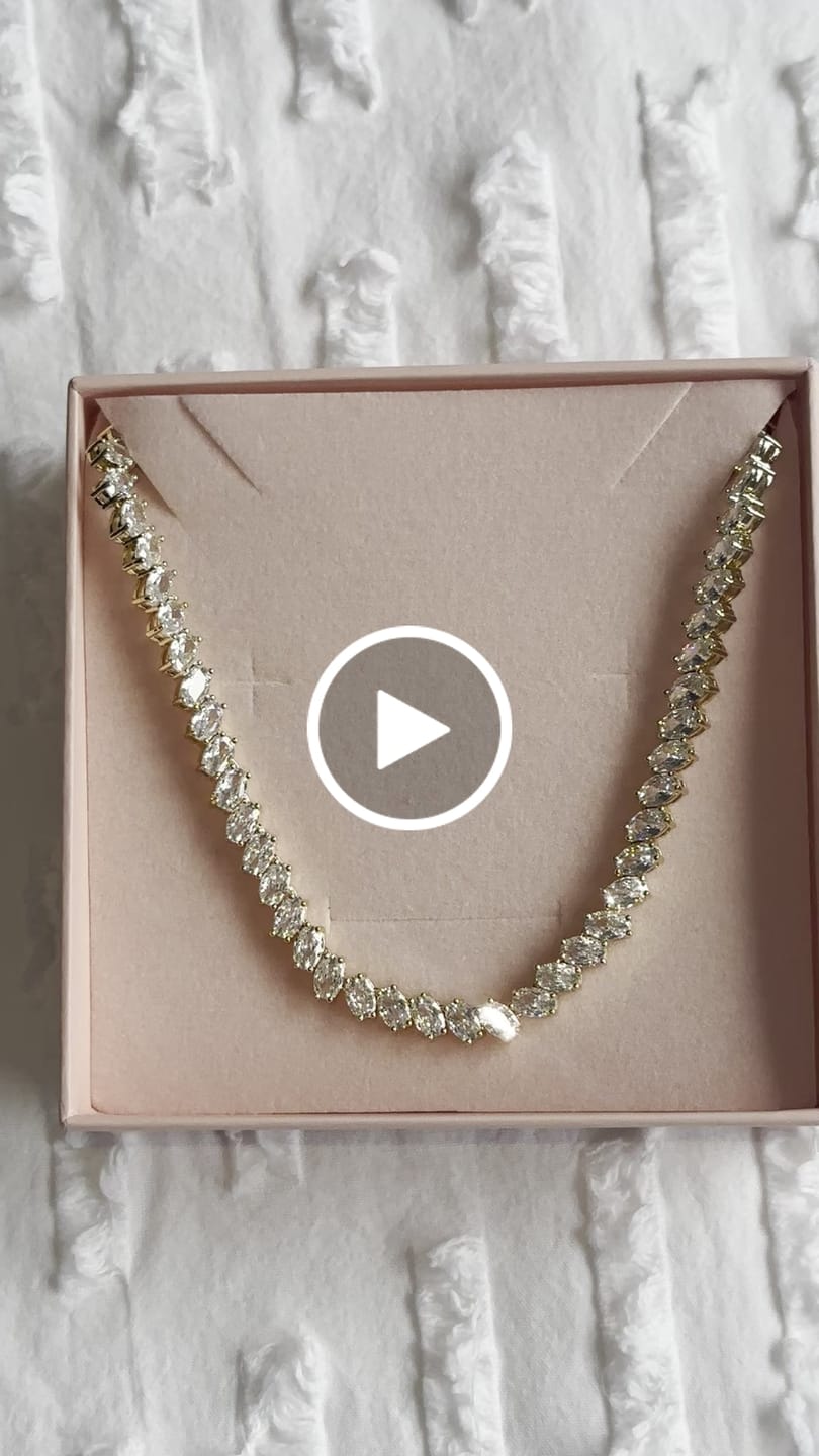 Customer video review of SUTTON NECKLACE - GOLD