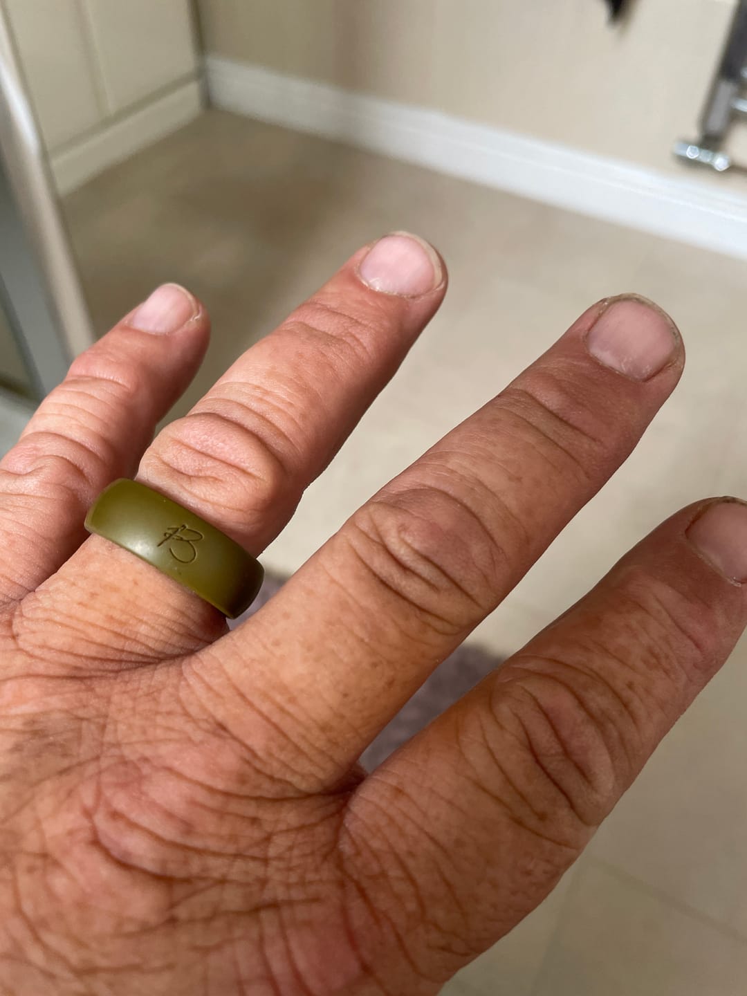 Customer photo review of botthms Black Active Silicone Ring