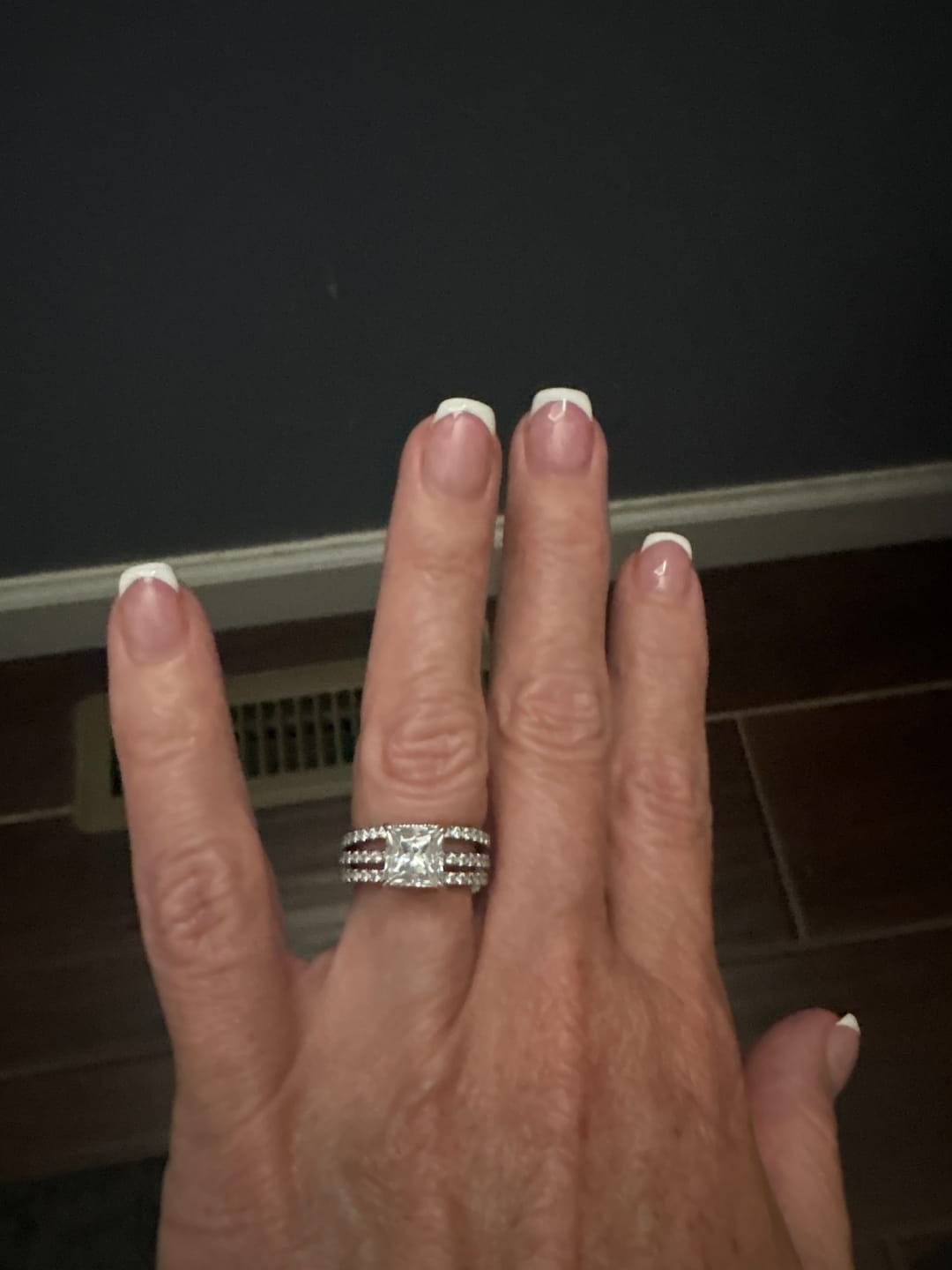 Customer photo review of S925 Moissanite 2.0 Carat Square Princess Cut Wedding Ring Set For Daily Occassions