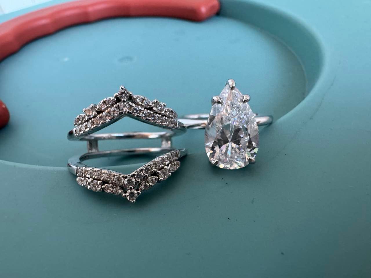 Customer photo review of S925 3.5 Ct Vintage Pear Cut Insert Wedding Ring Set For Women In Sterling Silver