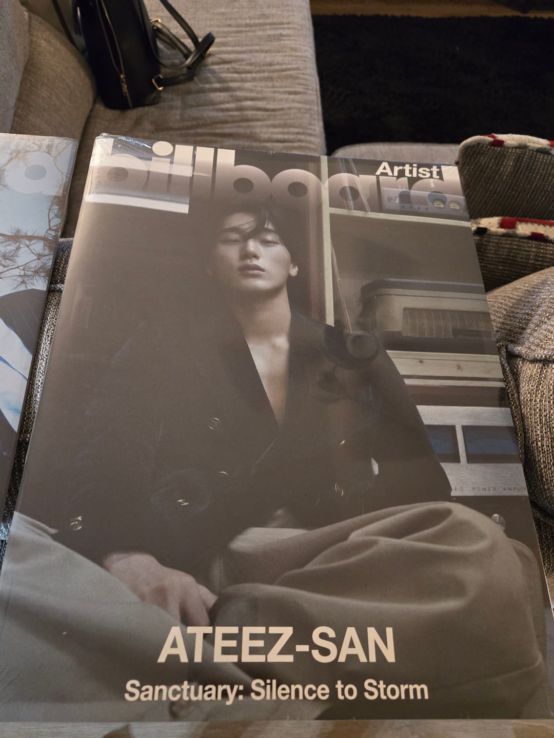 Customer photo review of ATEEZ - BILLBOARD ARTIST : ATEEZ EDITION MAGAZINE