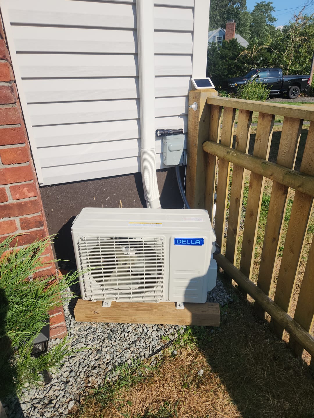 Customer photo review of Vario Series 12000 BTU SEER2 23 Mini-Split Heat Pump AC - Up to 550 Sq.Ft.