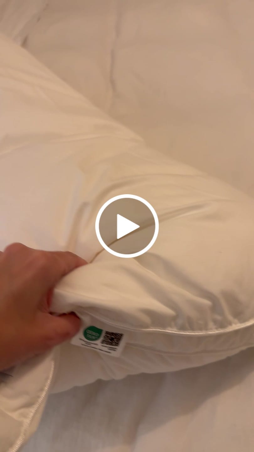 Customer video review of Almohadas de seda natural